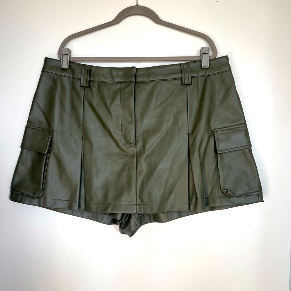 Vegan leather olive skort size 18W